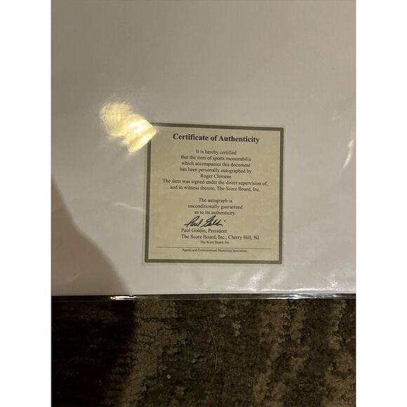 Roger Clemens Signed Boston Red Sox Photo with COA - Picture 2 of 2